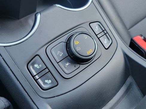 Certified 2024 GMC Terrain SLT w/ Infotainment Package II image 32