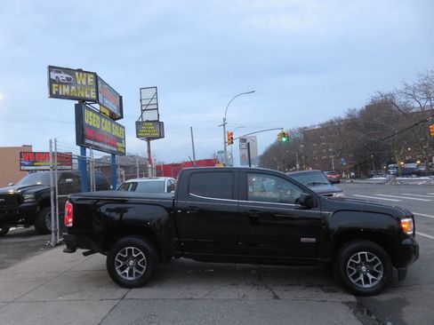 Used 2016 GMC Canyon SLE w/ All Terrain Package image 8