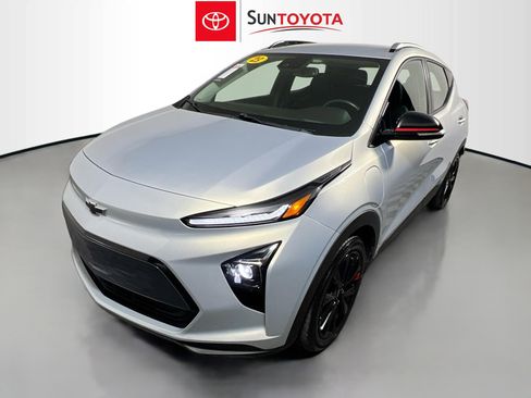 Used 2023 Chevrolet Bolt EUV LT w/ Convenience Package image 9