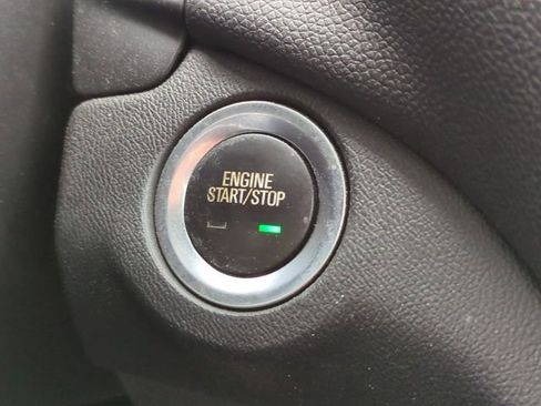 Used 2020 Chevrolet Equinox LT w/ Driver Convenience Package image 28