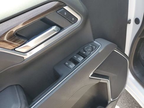 Certified 2025 Chevrolet Silverado 1500 LT AWD/4WD image 22