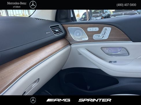 Used 2024 Mercedes-Benz GLS 450 4MATIC image 25