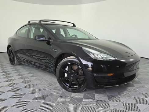 Used 2018 Tesla Model 3 Long Range RWD image 1
