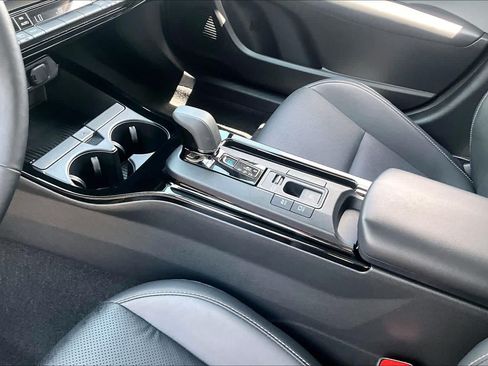 Used 2023 Toyota Prius XLE FWD image 16