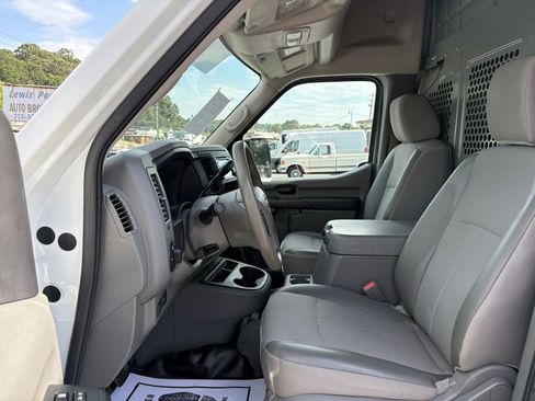 Used 2021 Nissan NV 2500 SV w/ Navigation Package image 12