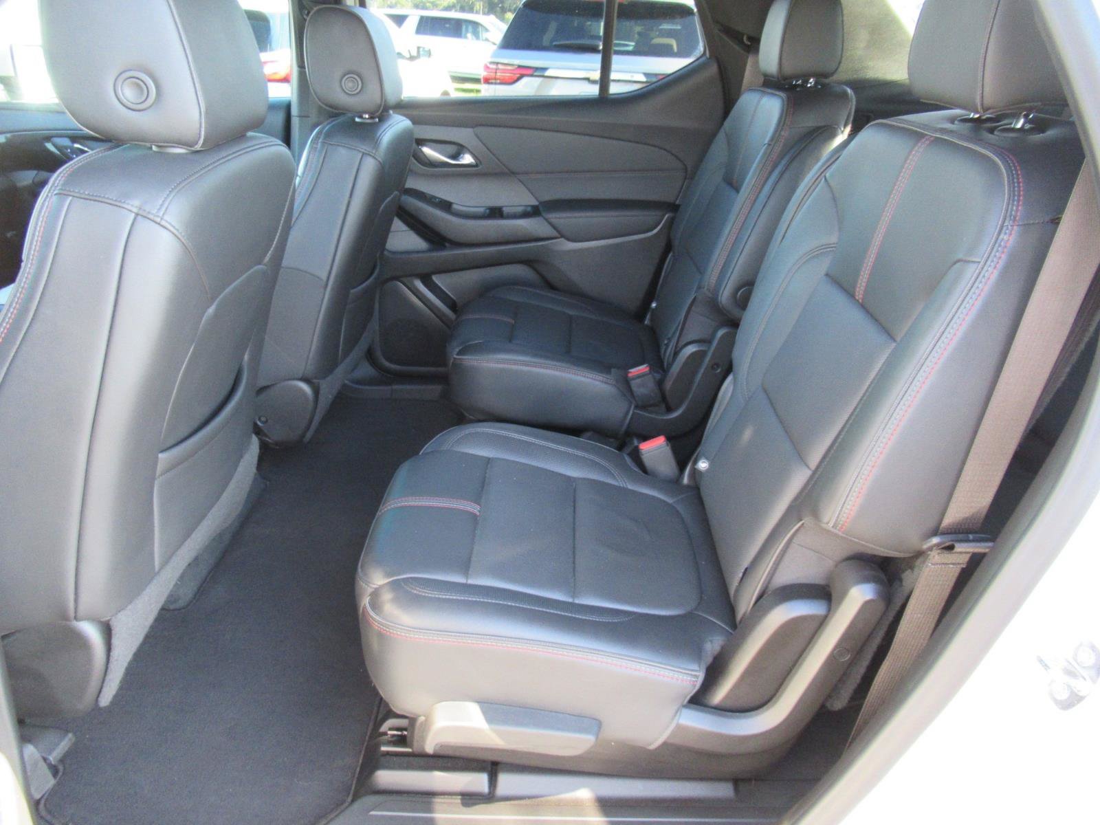 Certified 2022 Chevrolet Traverse RS w/ LPO, 'HIT The Road' Package AWD/4WD image 37