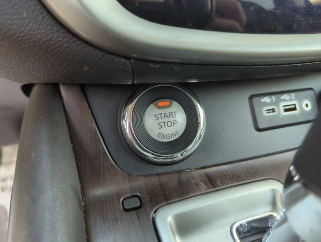 Certified 2019 Nissan Murano Platinum w/ Cargo Package AWD/4WD image 46