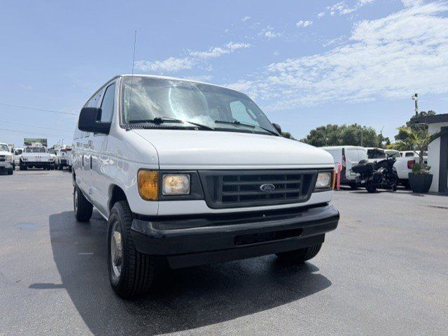 Used 2003 Ford E-350 and Econoline 350 Super Duty RWD image 3