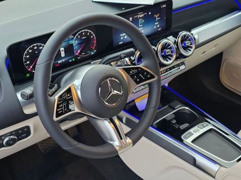 Used 2026 Mercedes-Benz GLB 250 4MATIC image 14