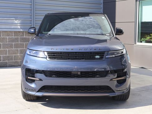 Used 2025 Land Rover Range Rover Sport Dynamic SE AWD/4WD image 2