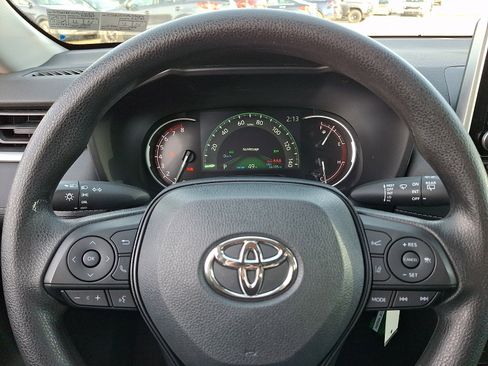 Used 2023 Toyota RAV4 LE image 25