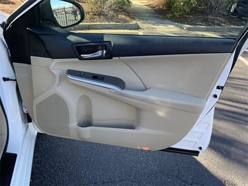 Used 2012 Toyota Camry XLE image 13