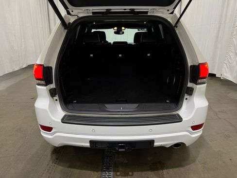 Used 2019 Jeep Grand Cherokee Altitude AWD/4WD image 12