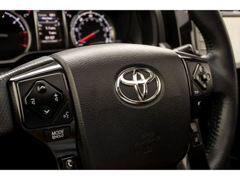 Used 2020 Toyota 4Runner Venture w/ Moonroof Package image 30