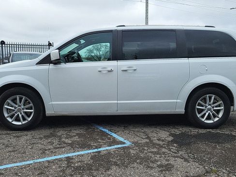 Used 2019 Dodge Grand Caravan SXT image 6