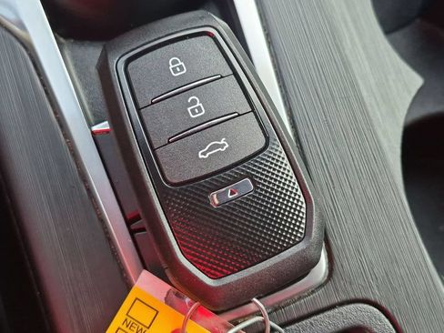Used 2024 Ford Escape ST-Line w/ Tech Pack #1 FWD image 33