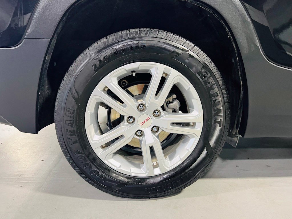 Used 2021 GMC Terrain SLE w/ Driver Convenience Package FWD image 9