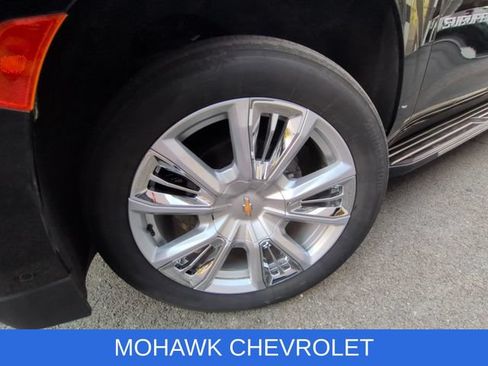 Used 2023 Chevrolet Suburban High Country w/ Advanced Technology Package AWD/4WD image 34