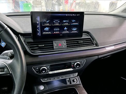 Used 2021 Audi Q5 Prestige w/ Prestige Package image 6