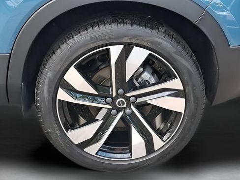 Certified 2024 Volvo XC40 B5 Ultimate w/ Protection Package Premier AWD/4WD image 25
