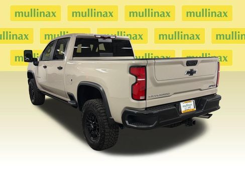 Used 2026 Chevrolet Silverado 2500 ZR2 AWD/4WD image 15