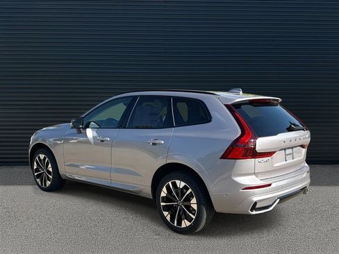 New 2026 Volvo XC60 B5 Plus w/ Climate Package image 7