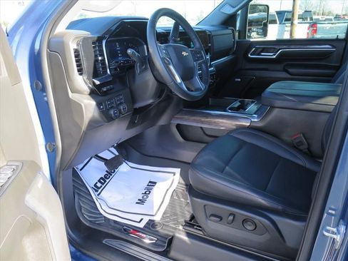 Used 2025 Chevrolet Silverado 2500 LTZ w/ LTZ Plus Package image 10