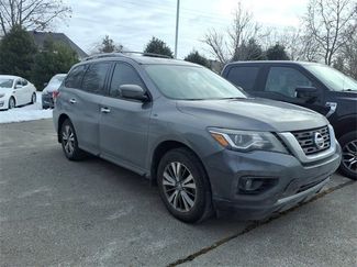 Used 2018 Nissan Pathfinder SV video 1