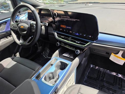 New 2026 Chevrolet Equinox EV LT AWD/4WD image 10