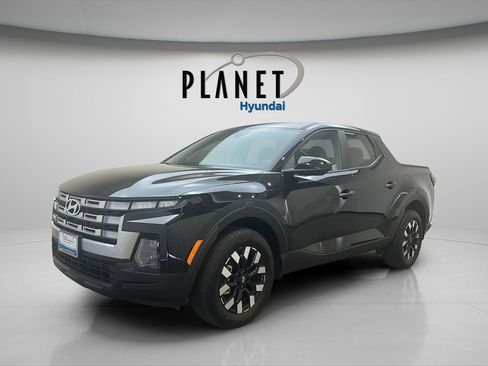 Certified 2025 Hyundai Santa Cruz SE AWD/4WD image 2