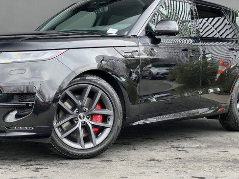 New 2025 Land Rover Range Rover Sport Dynamic SE image 2