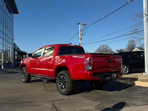 Used 2023 Toyota Tacoma TRD Sport image 3