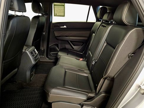 Used 2022 Volkswagen Atlas Cross Sport SEL R-Line image 11