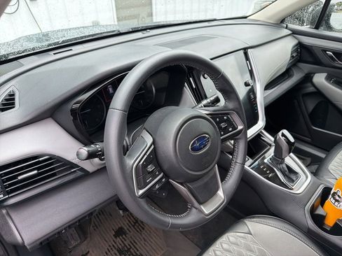 Used 2022 Subaru Outback Premium AWD/4WD image 5