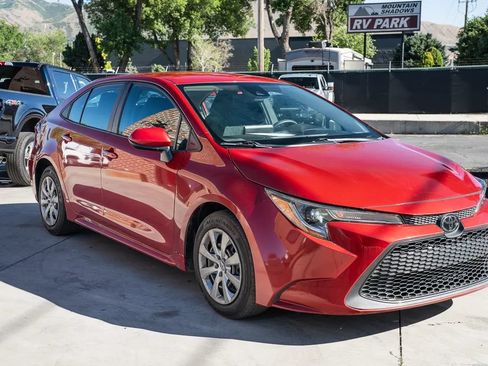 Used 2020 Toyota Corolla LE FWD image 12