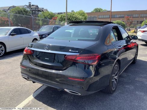 Used 2022 Mercedes-Benz E 350 4MATIC Sedan image 4