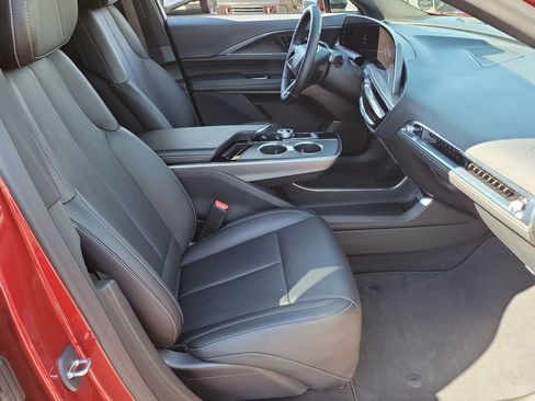 Certified 2024 Cadillac Lyriq Luxury image 26