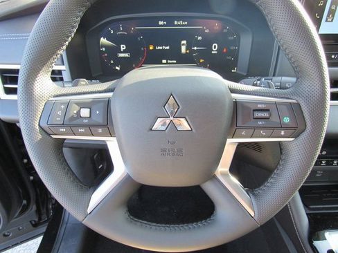 New 2025 Mitsubishi Outlander SE FWD image 24