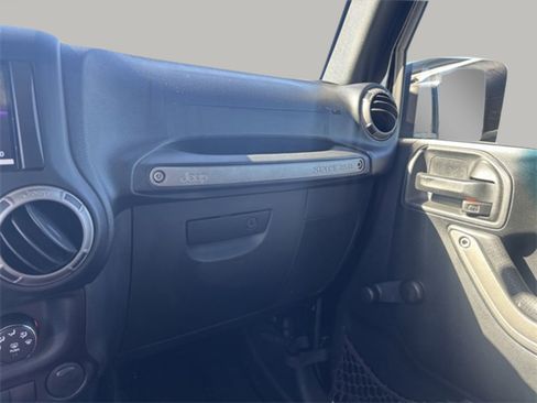 Used 2018 Jeep Wrangler Sport image 18