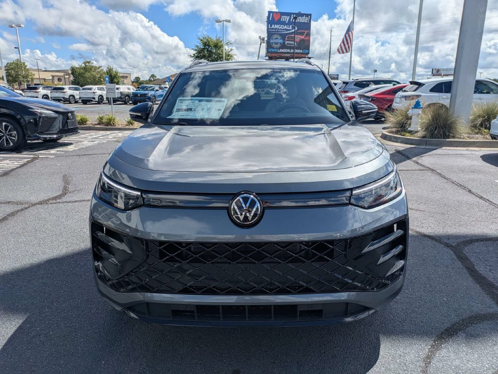 New 2026 Volkswagen Tiguan SE R-Line FWD image 10