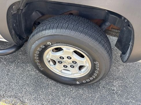 Used 2004 Chevrolet Avalanche 2WD w/ Preferred Equipment Group image 10