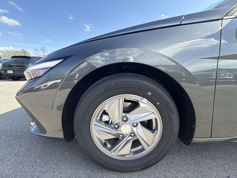New 2026 Hyundai Elantra SE image 10