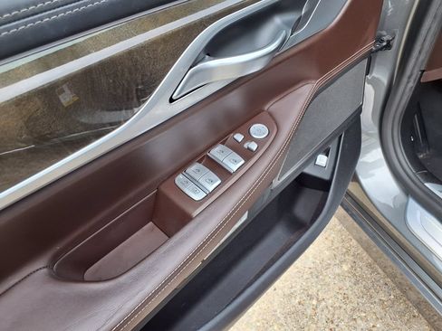 Used 2018 BMW 740i RWD image 21