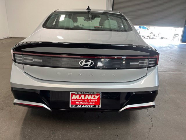 Used 2025 Hyundai Sonata SEL FWD image 4