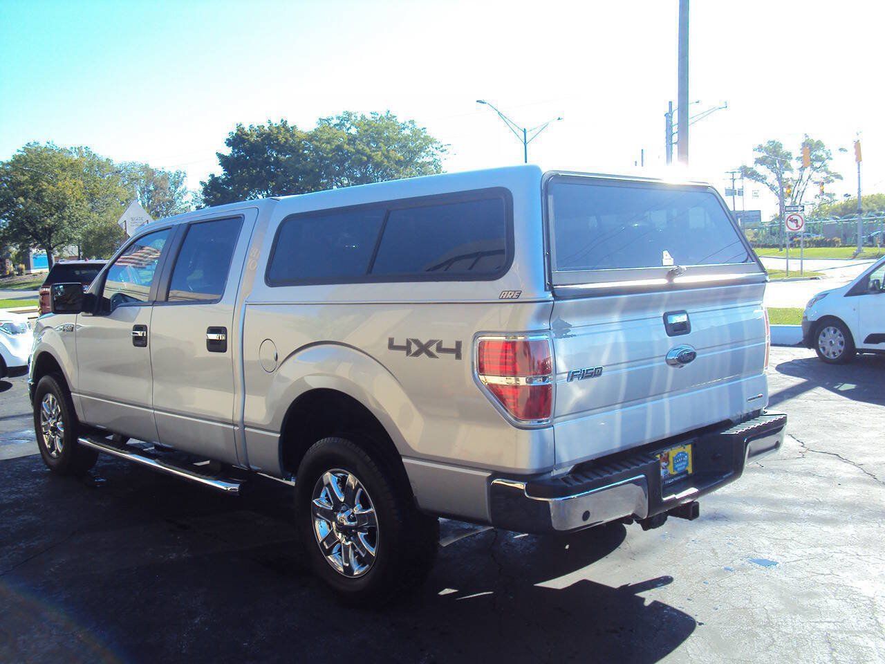 Used 2014 Ford F150 XLT w/ Equipment Group 302A Luxury AWD/4WD image 4