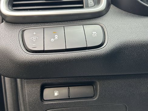 Used 2019 Kia Sorento LX image 14