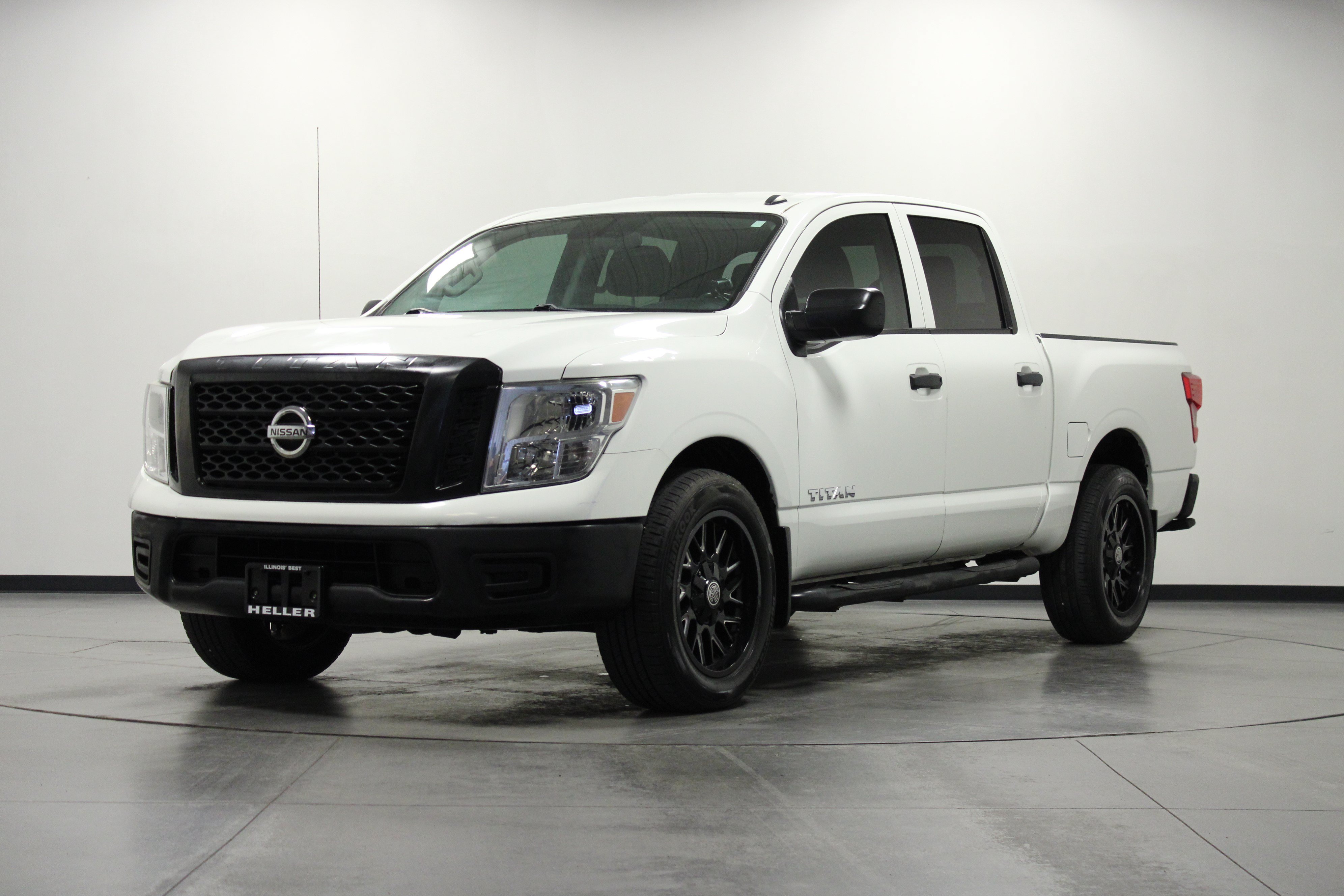 Used 2019 Nissan Titan S AWD/4WD image 8