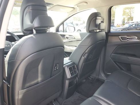 Certified 2024 Kia Sportage EX image 8