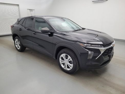 Used 2024 Chevrolet Trax LS FWD image 11