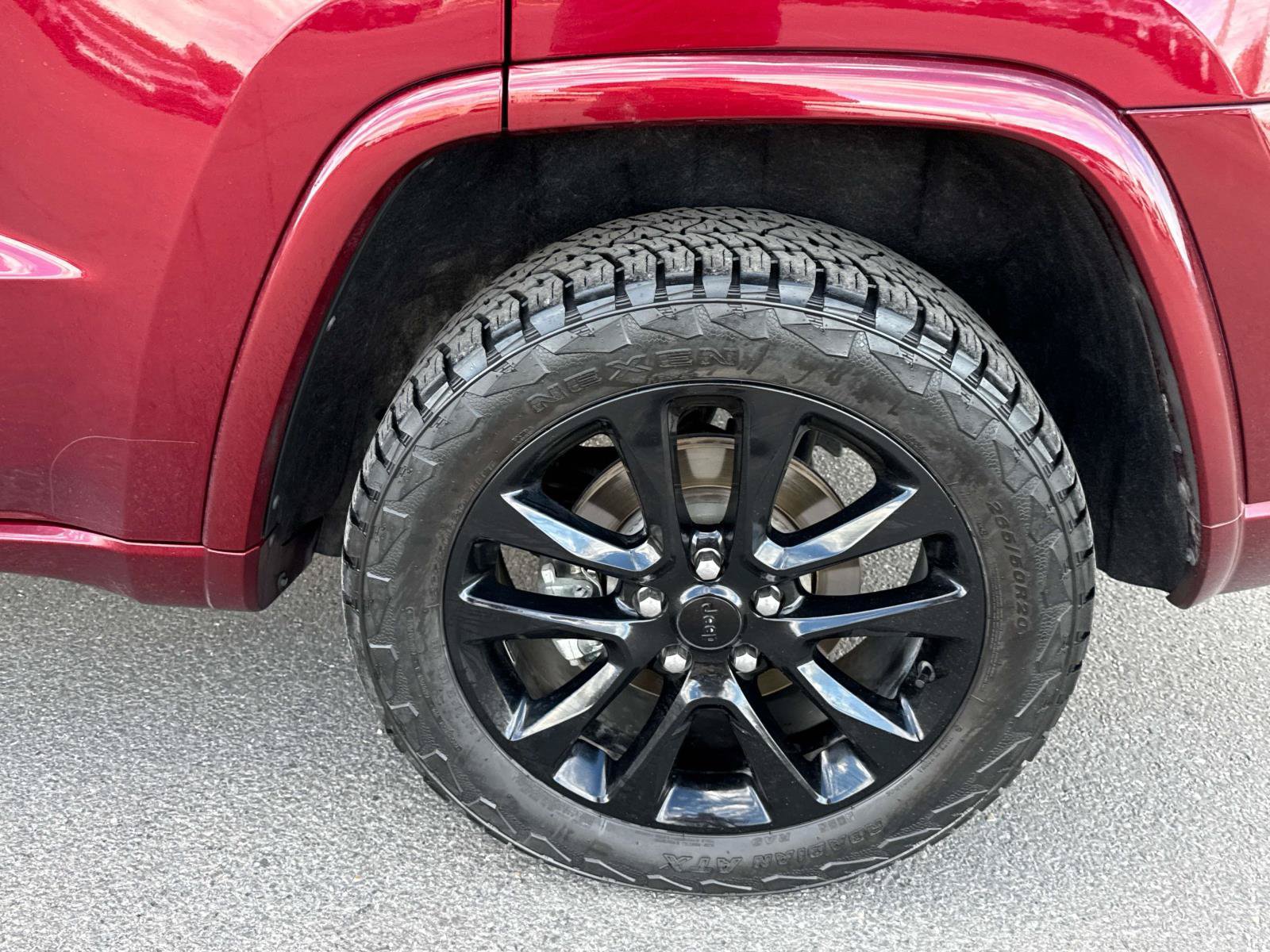 Used 2022 Jeep Grand Cherokee Laredo X AWD/4WD image 7